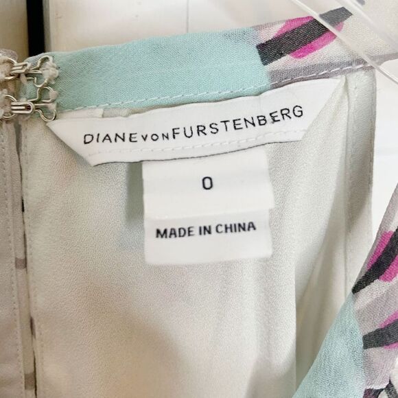 Diane Von Furstenberg DVF Women's Lainey Sunshine Print Silk Tank Keyhole Size 0 - Picture 7 of 11